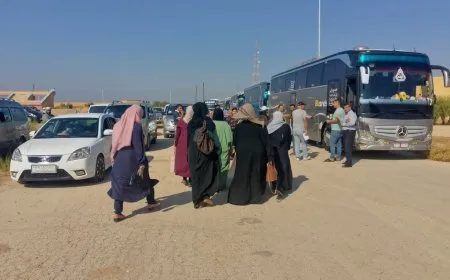 أهالي دير الزور والطبقة يتوجهون إلى الرقة للمشاركة في المسيرة الجماهيرية