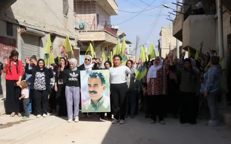 تقديم واجب العزاء لذوي مقاتل قوات تحرير عفرين خمكين حلب