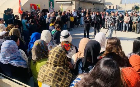 أهالي مقاطعة الفرات يقدمون واجب العزاء لذوي الشهيدة تولين