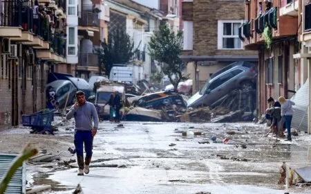 عشرات القتلى في فيضانات جارفة مفاجئة في عدة مدن بإسبانيا
