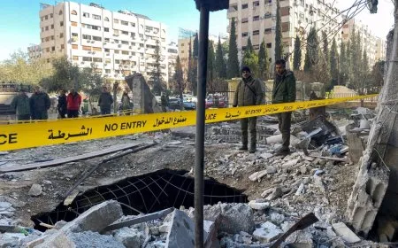 غارات إسرائيلية تستهدف منطقة القصير بريف حمص
