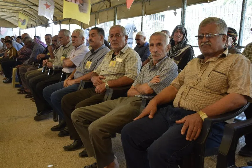 تقديم واجب العزاء لذوي مقاتل قوات سوريا الديمقراطية علي العوض