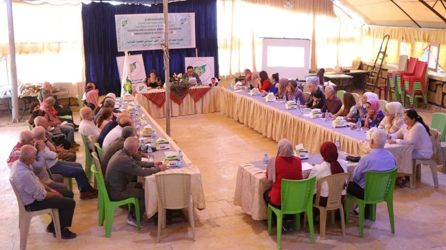 خلال ندوة حوارية: إفراغ المجتمعات من أيديولوجية القائد هدف المؤامرة المحاكة ضده