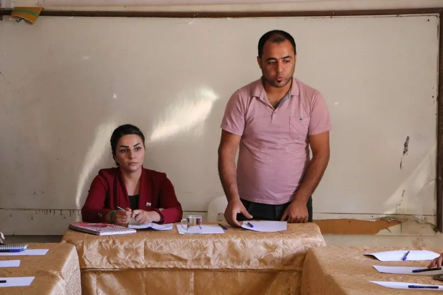 "دور المثقفين في حل المشاكل الاجتماعية"