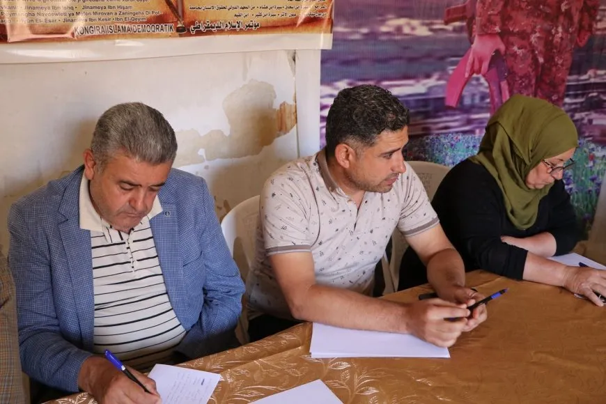 "دور المثقفين في حل المشاكل الاجتماعية"