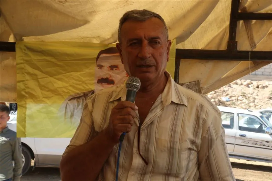 تقديم واجب العزاء لذوي مقاتل قسد صالح خليل