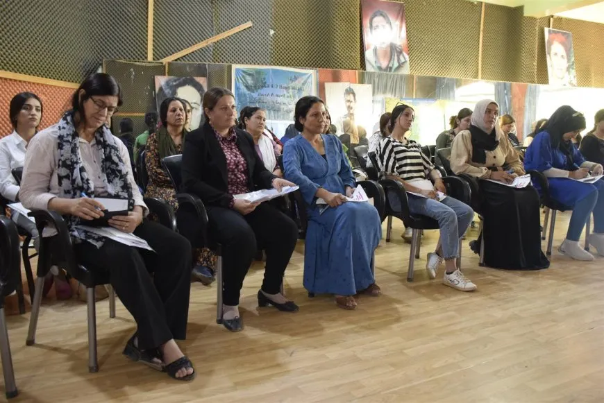 ندوة حوارية بعنوان "ضد العنف والمؤامرات المرأة الحياة الحرية"