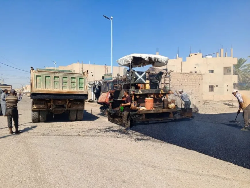 تعبيد الطريق العام في هجين وتوسيع شبكات الصرف الصحي في جل آغا