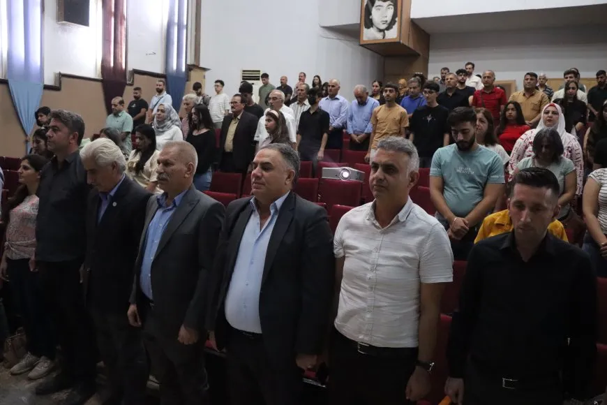 مسرحية "أمل" تجسد تمسك المهجرين بالعودة