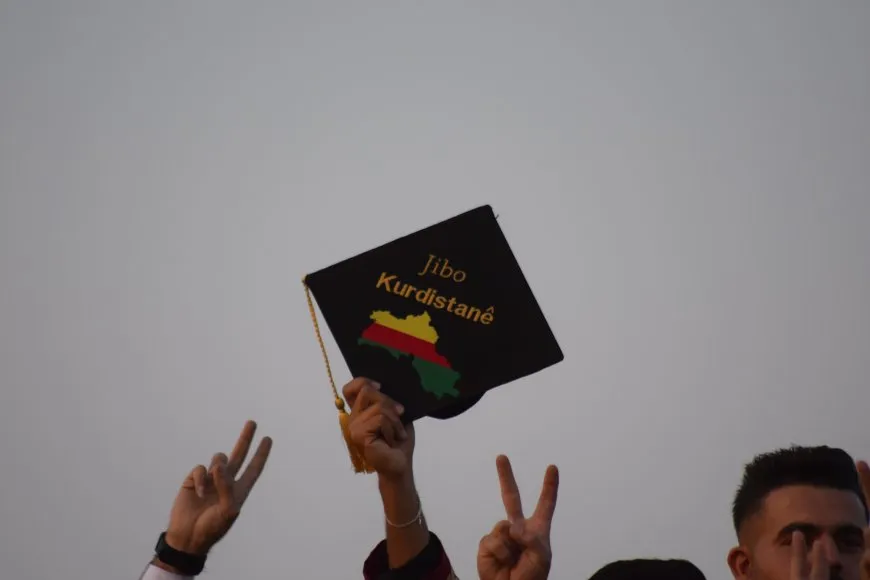 حدث تاريخي آخر.. جامعة روج آفا تخرّج 435 من طلابها