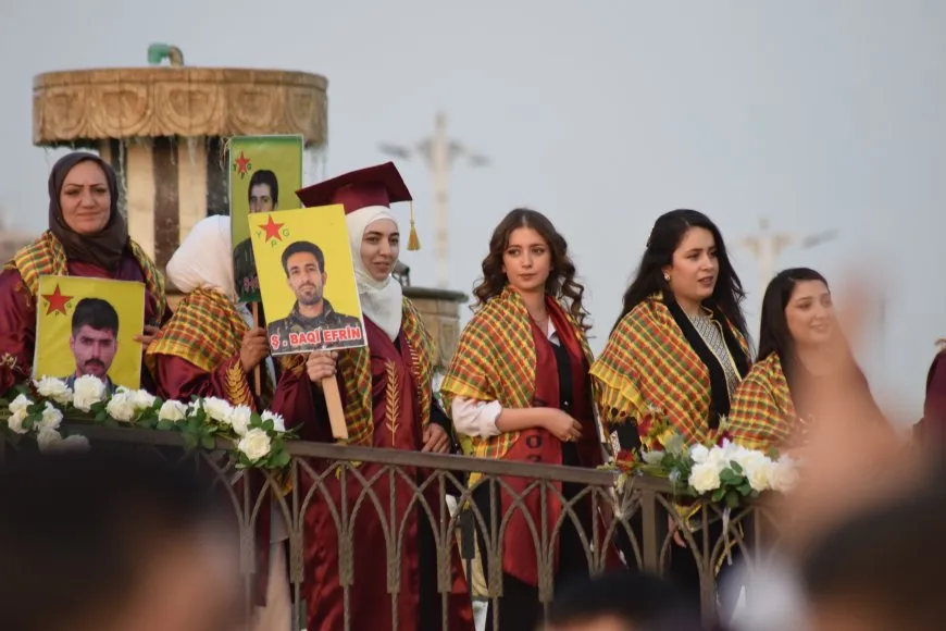 حدث تاريخي آخر.. جامعة روج آفا تخرّج 435 من طلابها