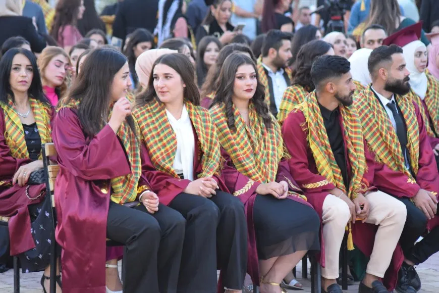 حدث تاريخي آخر.. جامعة روج آفا تخرّج 435 من طلابها