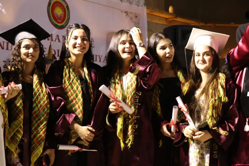 حدث تاريخي آخر.. جامعة روج آفا تخرّج 435 من طلابها