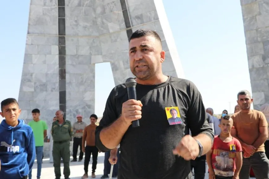 بمراسم مهيبة أهالي كوباني يشيعون أحد رموز مقاومة كوباني "العم الخالد"