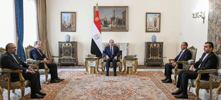 الرئيس المصري يلتقي العراقجي ويبحثان "التطورات الجارية بالمنطقة"