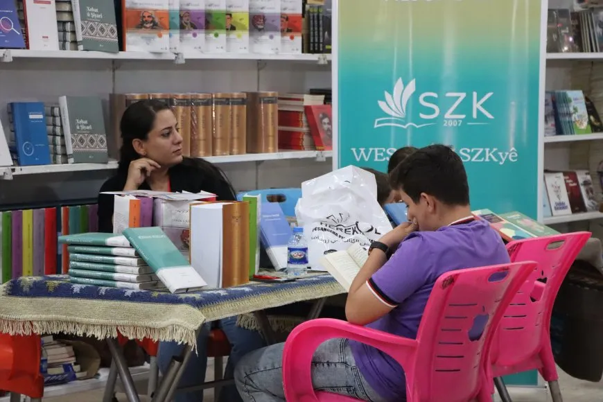 استمرار معرض الكتاب بزيارة مكونات الإقليم