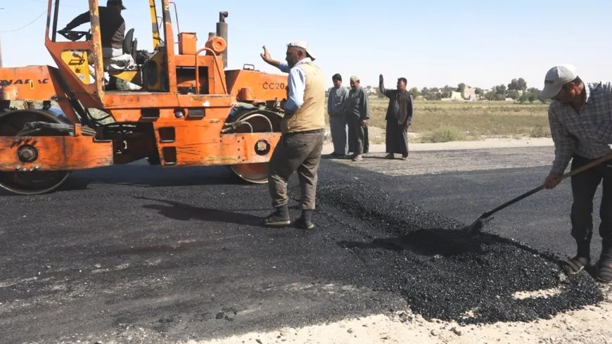 إعادة تأهيل وتعبيد طرق مدينة الفرات بريف مقاطعة دير الزور 
