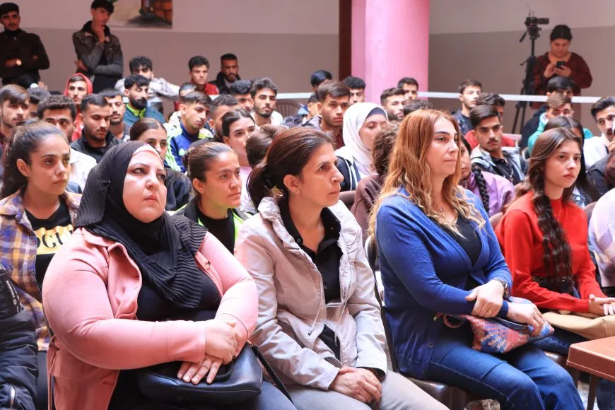 محاضرة توعوية عن مخاطر المخدرات في قامشلو