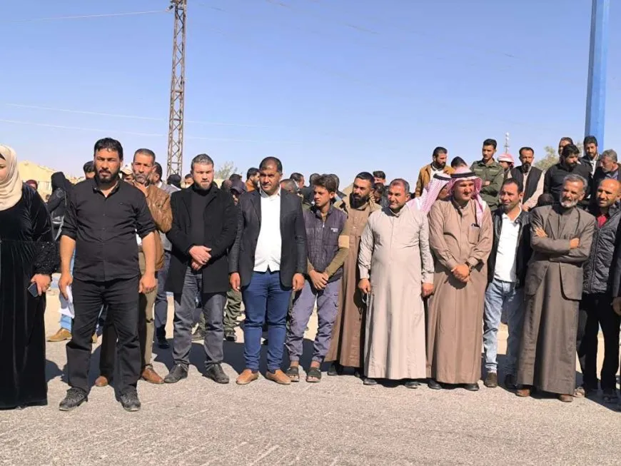 أهالي دير الزور ينددون بهجمات وجرائم دولة الاحتلال التركي  