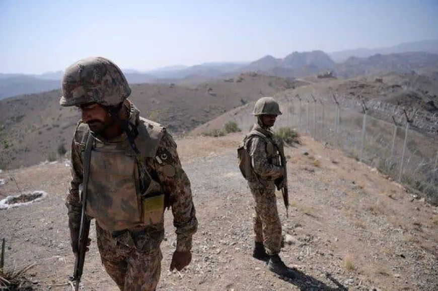 مقتل وإصابة 14 شخصاً بهجوم انتحاري شمال غرب باكستان