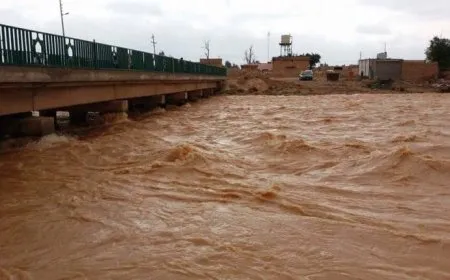 إعلان حالة الطوارئ وتعطيل الدوام المدرسي في مناطق عراقية بسبب الأمطار الغزيرة 