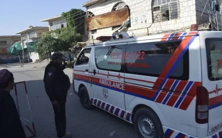 فقدان 14 باكستانياً لحياتهم خلال عودتهم من حفلة زفاف