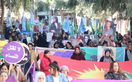 النساء بإقليم شمال وشرق سوريا يملأن الساحات من أجل الحرية والمساواة