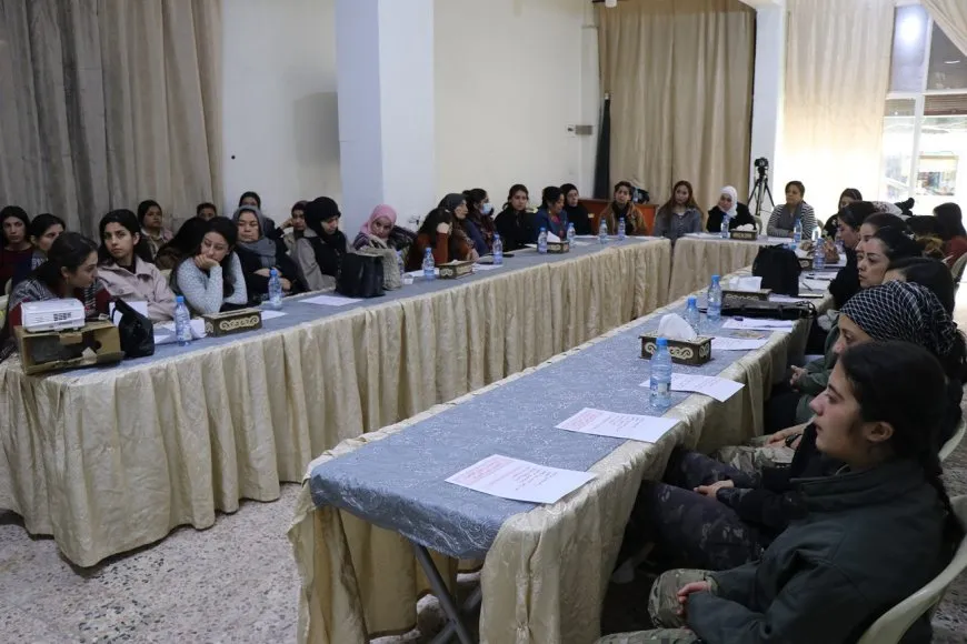 ندوة حوارية بمناسبة اليوم العالمي لمناهضة العنف ضد المرأة في حلب