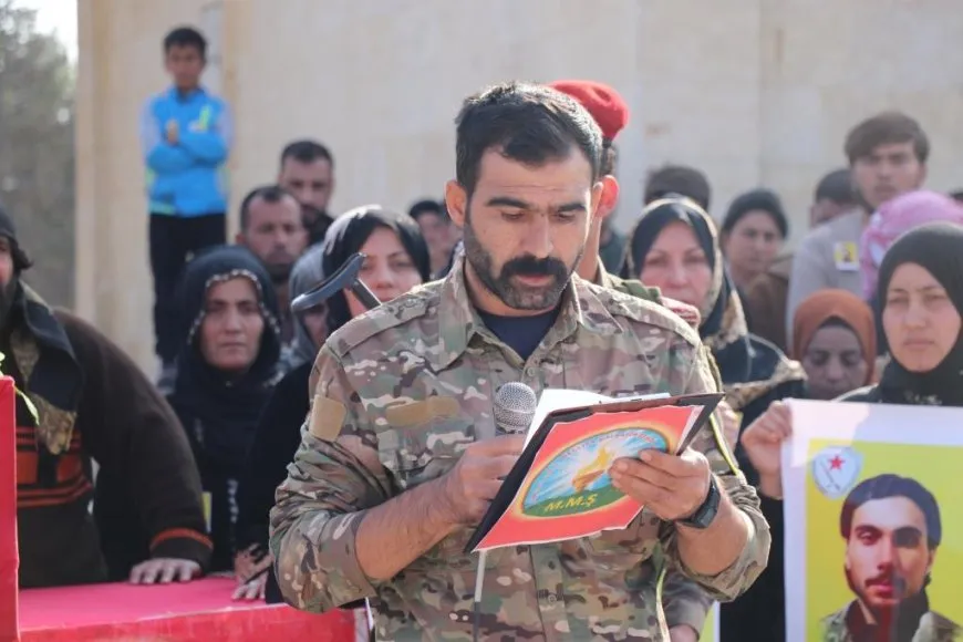 تشييع جثمان مقاتل قوات الحماية الذاتية شريف الأحمد