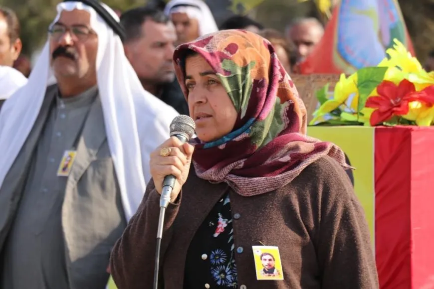 تشييع جثمان مقاتل قوات الحماية الذاتية شريف الأحمد