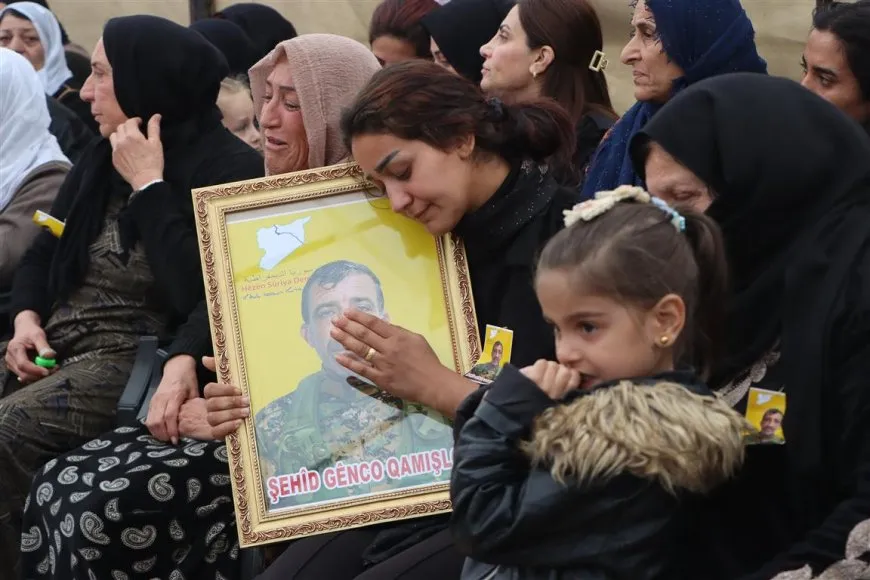 "التمسك بإرث الشهداء والنضال" رسالة مكونات قامشلو خلال مراسم عزاء شهيد