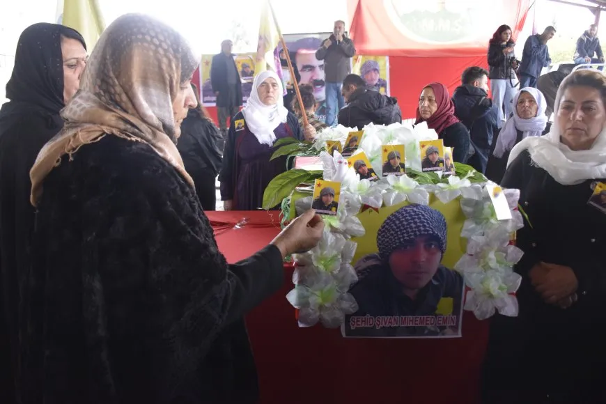 تشييع جثمان مقاتل وحدات حماية الشعب شفان محمد أمين