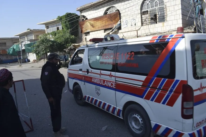 فقدان 14 باكستانياً لحياتهم خلال عودتهم من حفلة زفاف