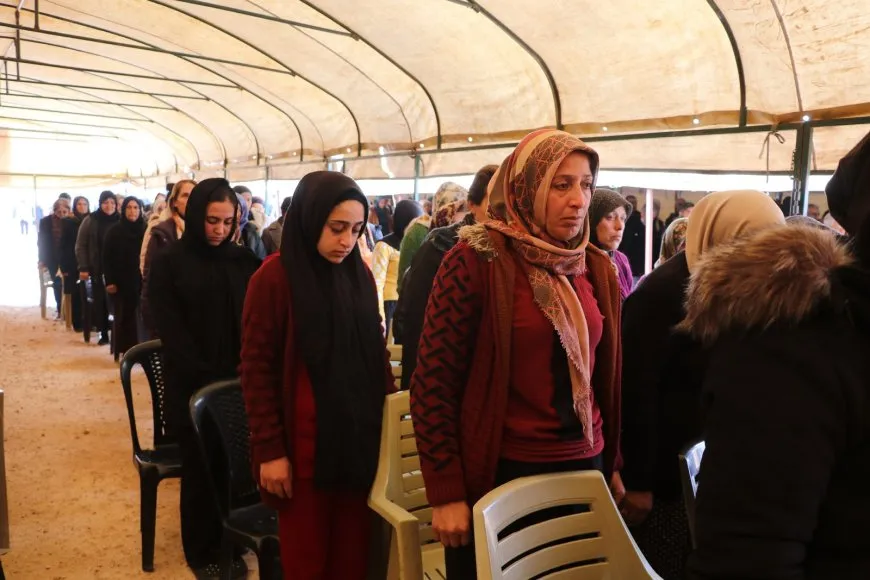تقديم واجب العزاء لذوي الإدارية في حركة الشبيبة الثورية