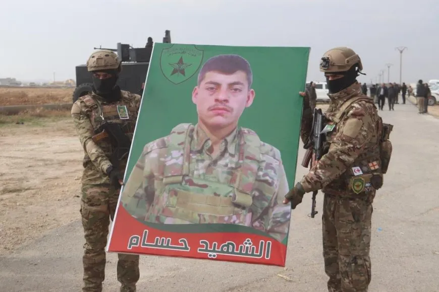 تشييع جثمان مقاتل قسد حسام الهلال في الرقة