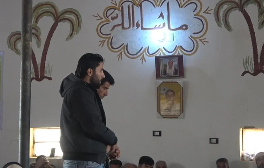 تقديم واجب العزاء لذوي الشهيد علاء الهليل