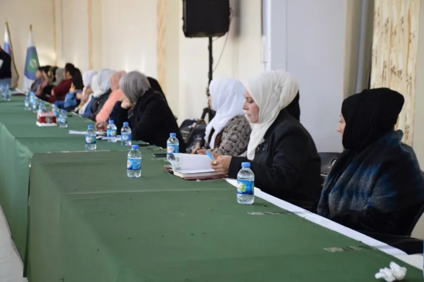 ندوة حوارية وتوزيع منشورات مع اقتراب اليوم العالمي لمناهضة العنف ضد المرأة 