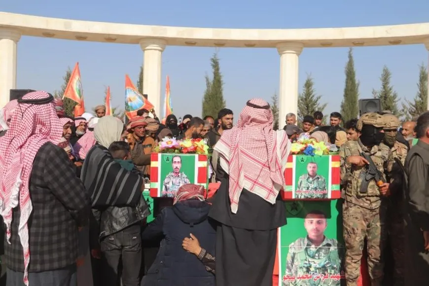 تشيع جثمانَي شهيدين من قوات سوريا الديمقراطية في الرقة