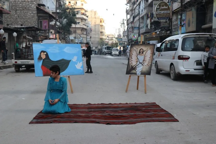 عروض مسرحية في شوارع حلب تجسد سبل تحرر المرأة