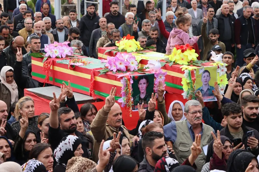 بمراسم مهيبة.. تشيع جثمان قيادية YPJ ومقاتل في قسد