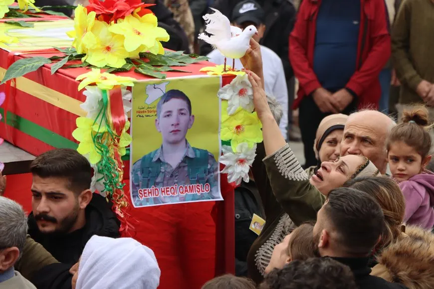 بمراسم مهيبة.. تشيع جثمان قيادية YPJ ومقاتل في قسد