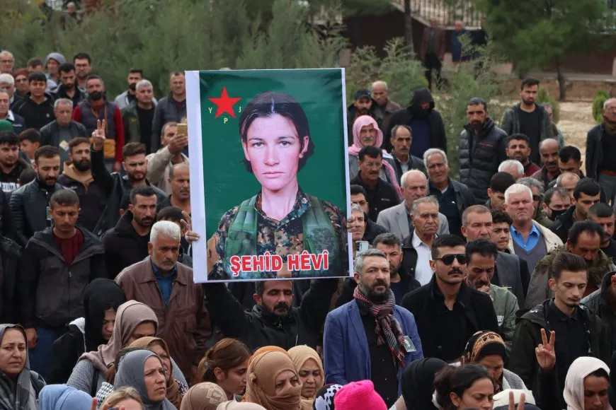 بمراسم مهيبة.. تشيع جثمان قيادية YPJ ومقاتل في قسد
