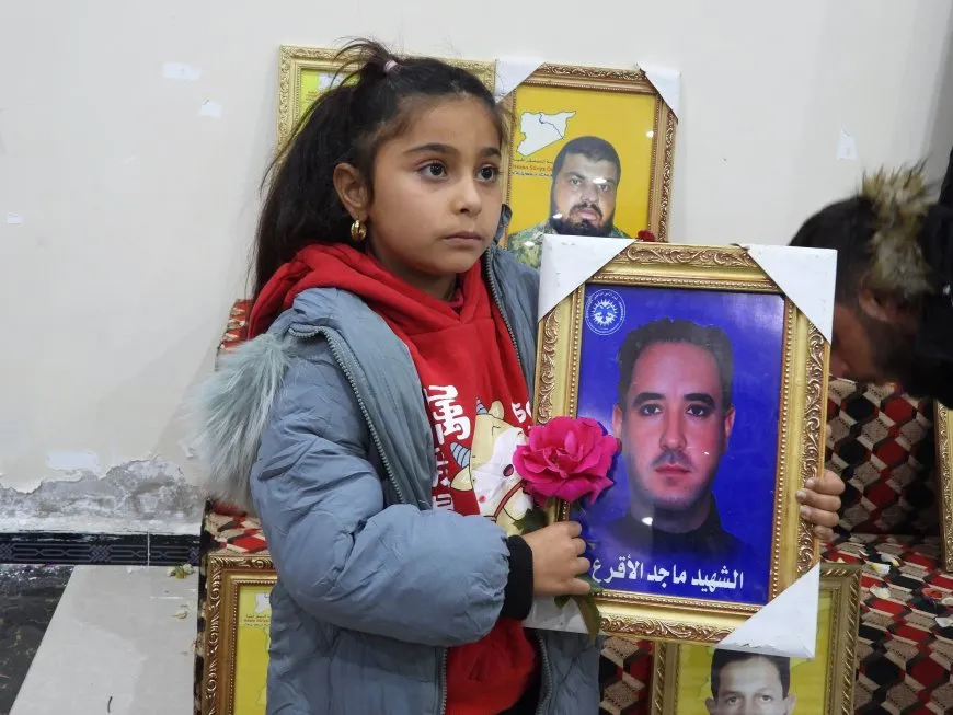 تجمع جماهيري بمبادرة من عوائل الشهداء دعماً لحقوق المرأة