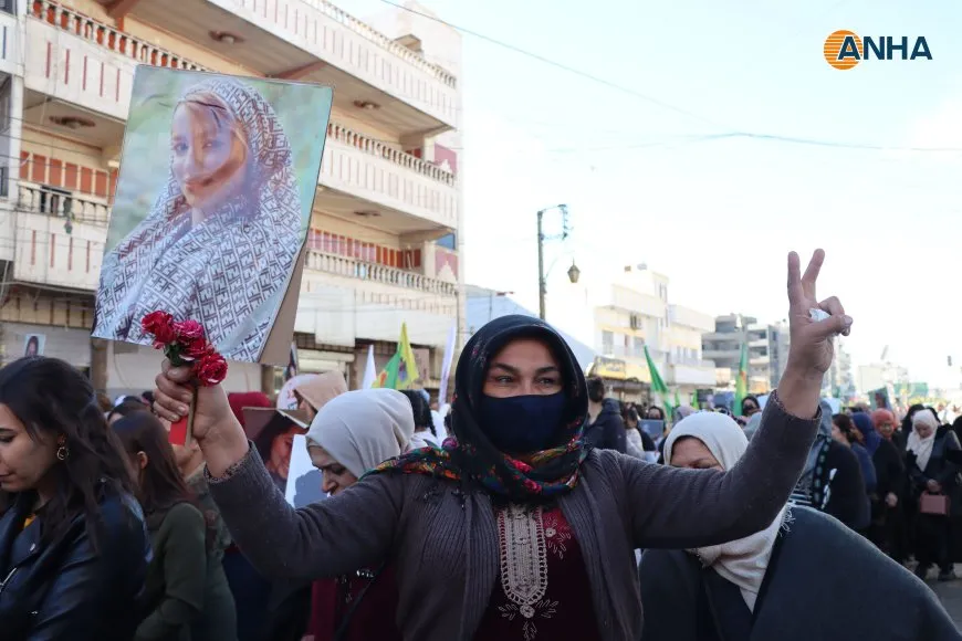 مسيرات 25 تشرين الثاني تؤكد "النضال خيار لا عودة منه حتى تحقيق الحرية لجميع النساء"