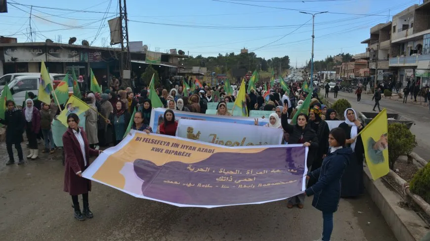 مسيرات 25 تشرين الثاني تؤكد "النضال خيار لا عودة منه حتى تحقيق الحرية لجميع النساء"