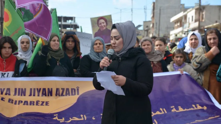 مسيرات 25 تشرين الثاني تؤكد "النضال خيار لا عودة منه حتى تحقيق الحرية لجميع النساء"