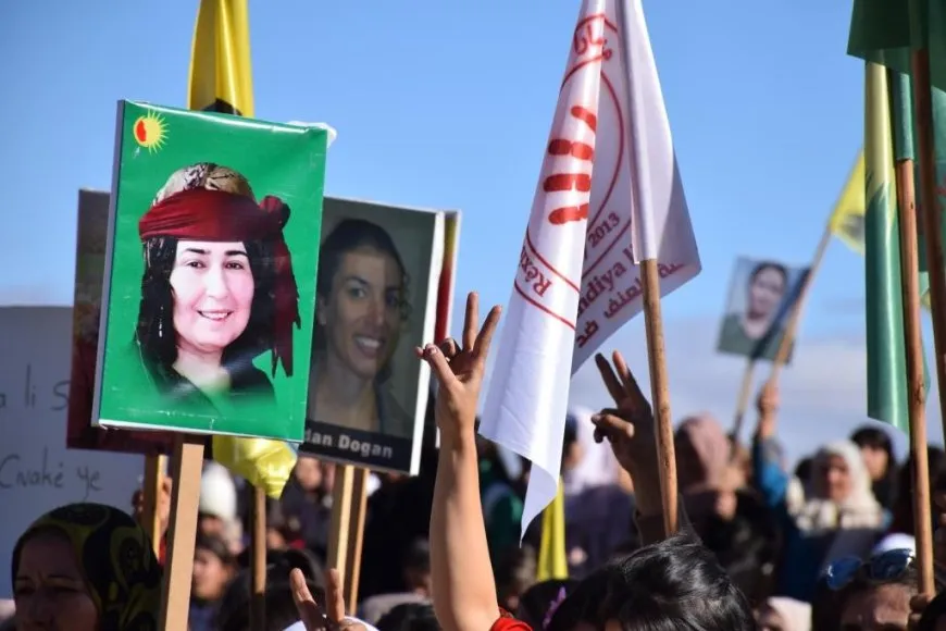 النساء بإقليم شمال وشرق سوريا يملأن الساحات من أجل الحرية والمساواة