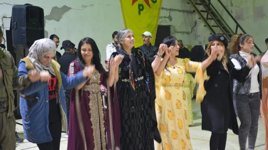 احتفالات جماهيرية عارمة في الذكرى الـ 46 لتأسيس حزب العمال الكردستاني