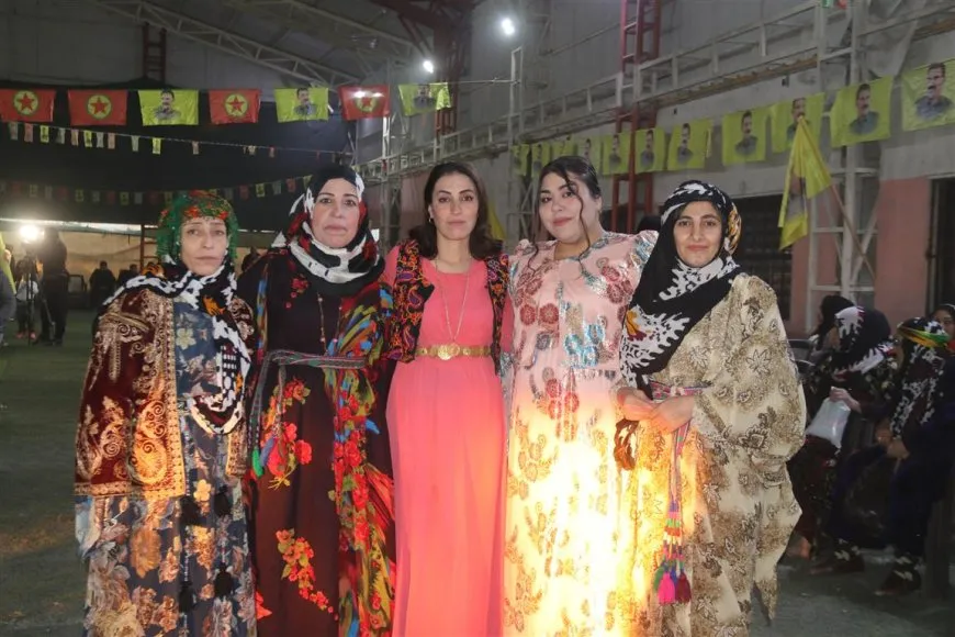 احتفالات جماهيرية عارمة في الذكرى الـ 46 لتأسيس حزب العمال الكردستاني