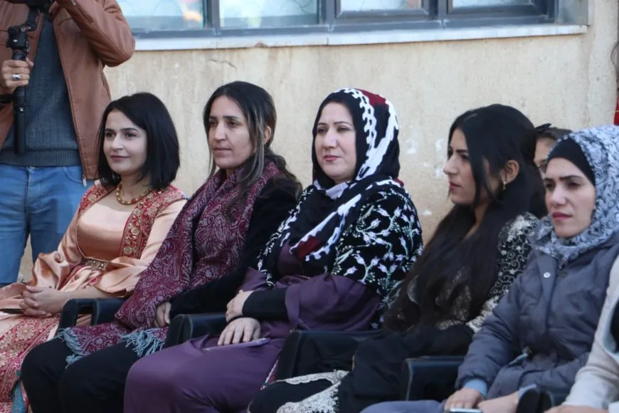 بشعار "تنسج المرأة الحرية"... الهلال الذهبي يفتتح المعهد العالي للفنون بالحسكة